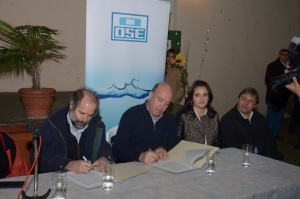 Coutinho y Machado firmaron acuerdo para extender el  saneamiento de OSE a barrios Quiroga y Bello Horizonte
