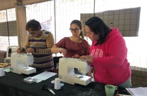 La Intendencia de Salto impulsa iniciativa de talleres de costura en colaboración con sindicatos y organizaciones locales
