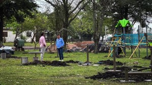 Intendente Lima y alcalde Dalmao recorrieron las obras en la plaza de pueblo Biassini