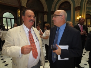 Embajada de Colombia donó a Intendencia obras de Gabriel García Márquez