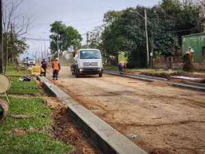 Intendente Lima resalta obras en avenida Villagrán y calle Ansina en barrio Artigas